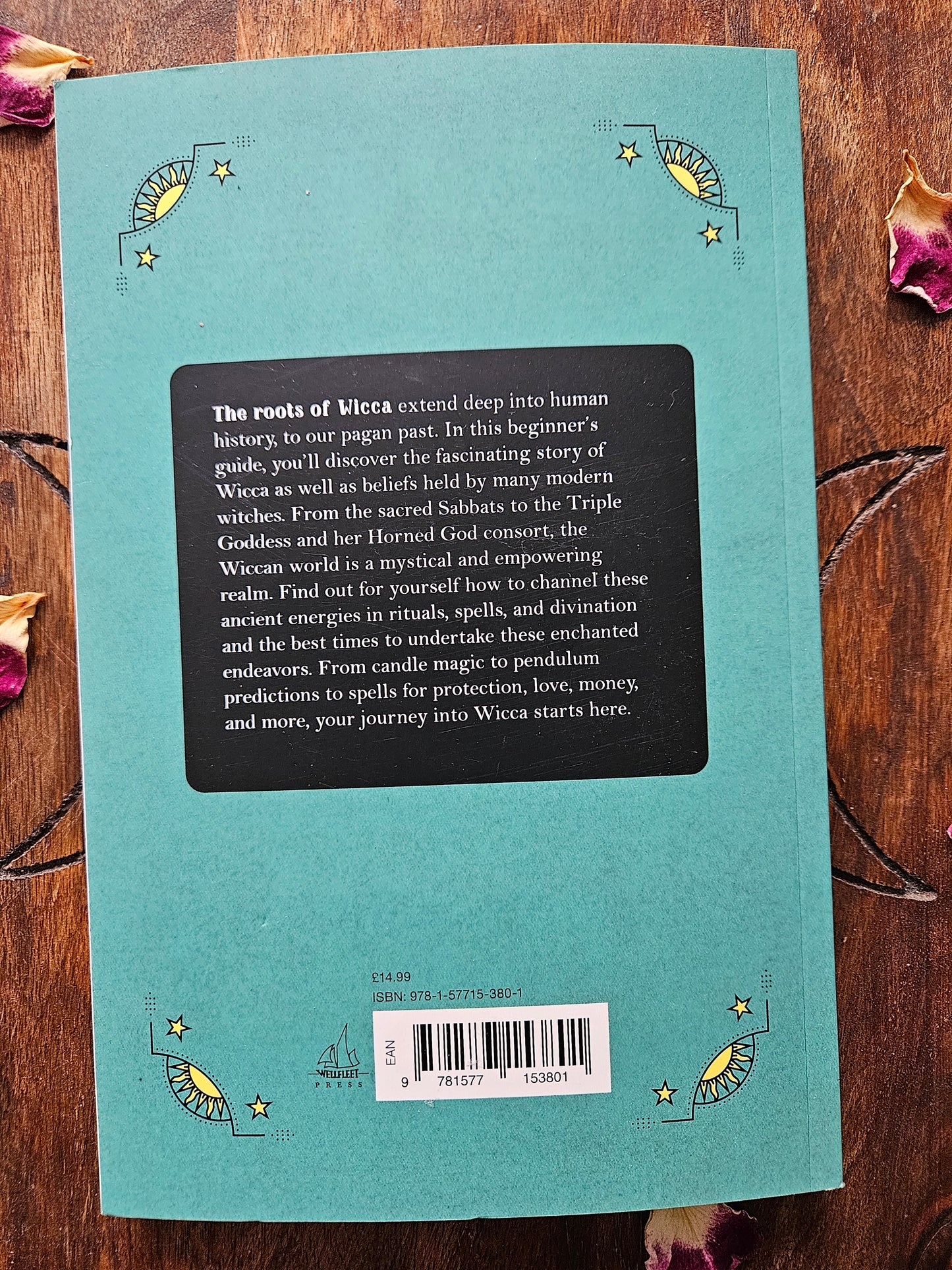 In Focus Wicca: Your Personal Guide by Tracie Long