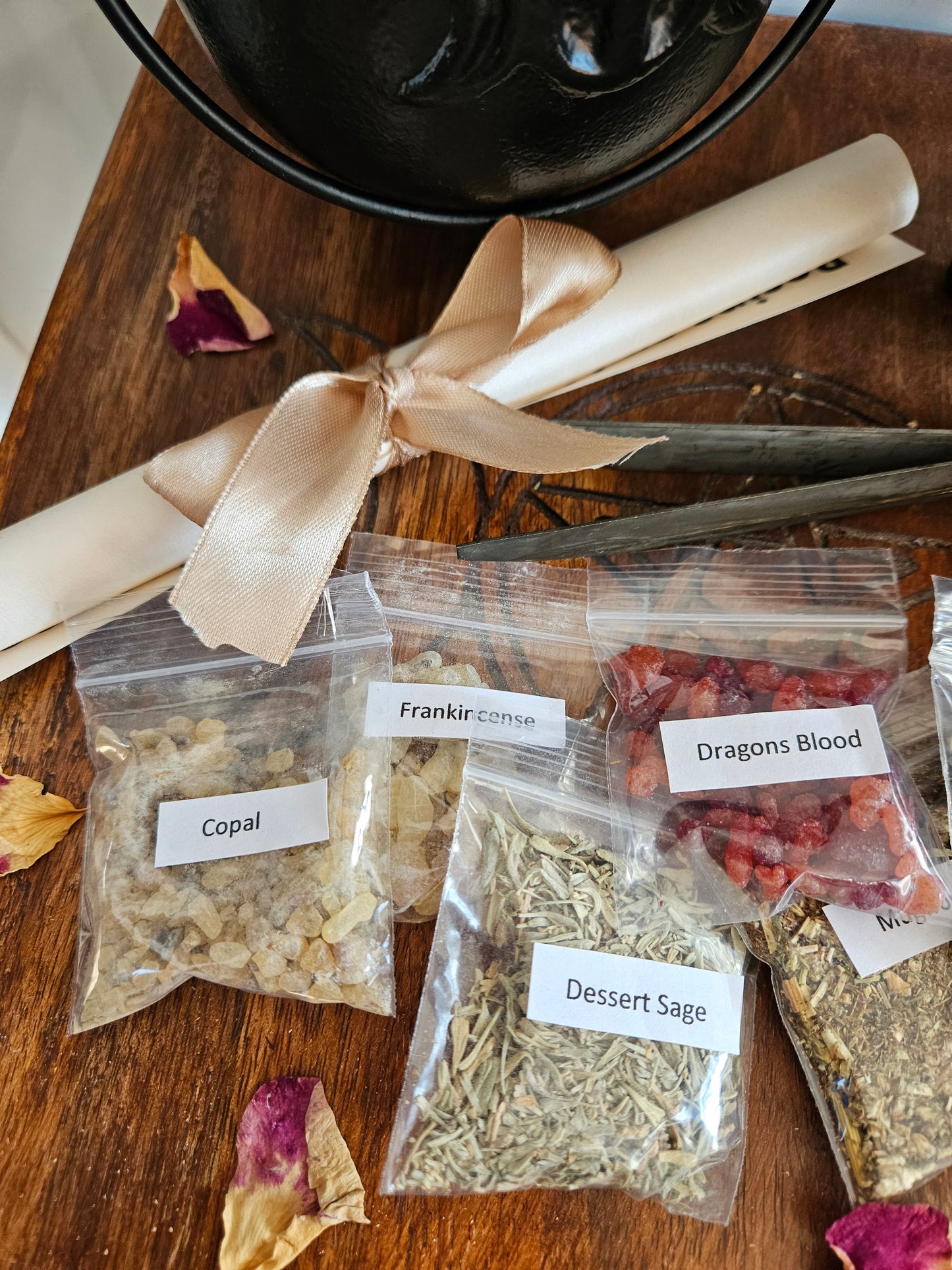 Cauldron and resin bundle