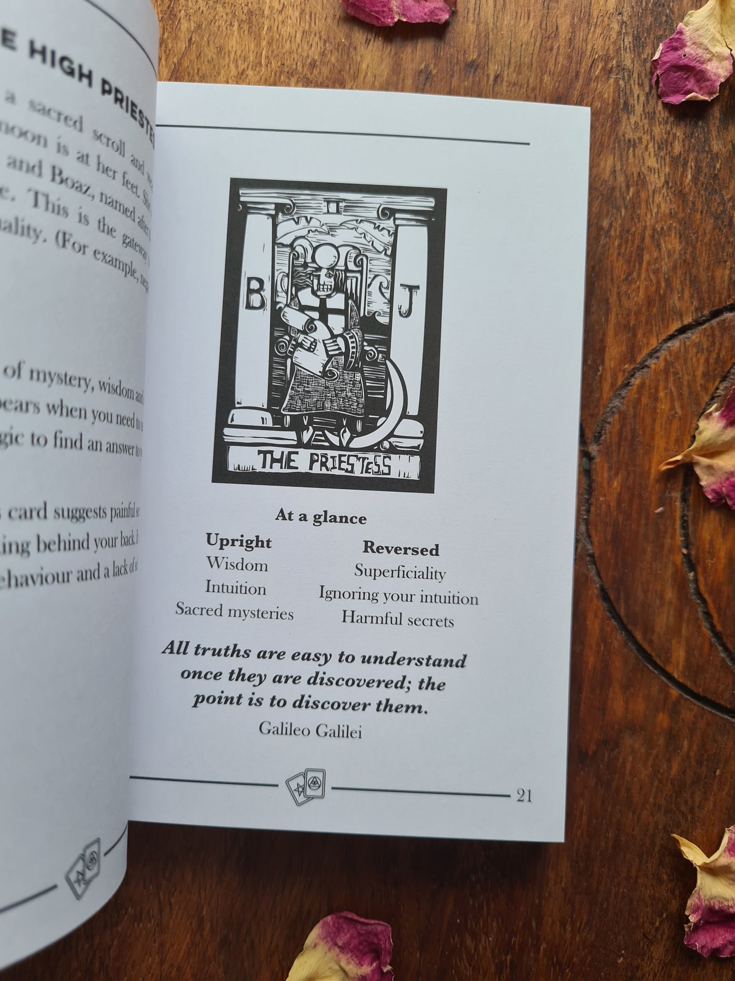 The Little Book of Tarot: An Introduction to Fortune-Telling and Divination by Xanna Eve Chown