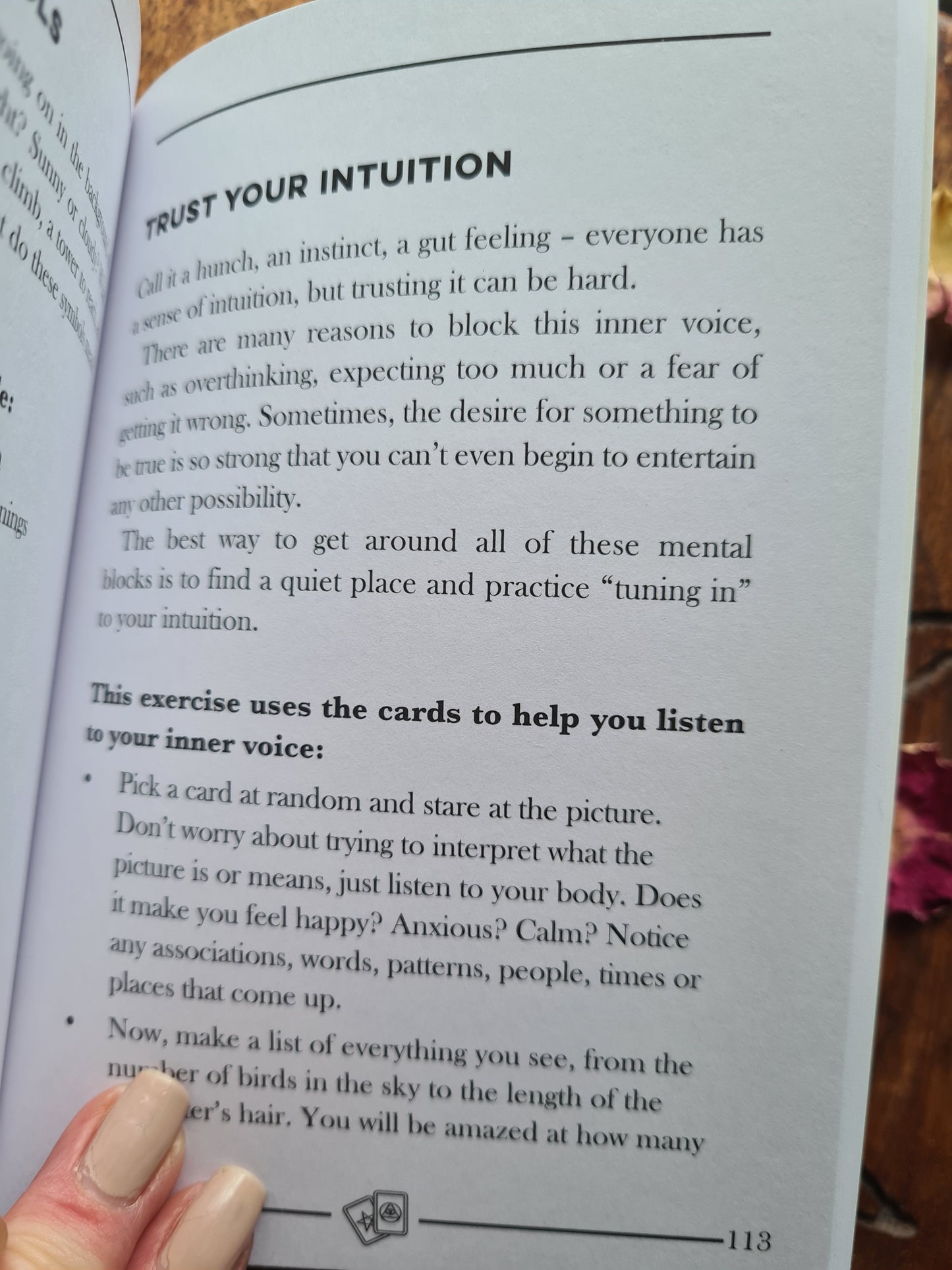 The Little Book of Tarot: An Introduction to Fortune-Telling and Divination by Xanna Eve Chown