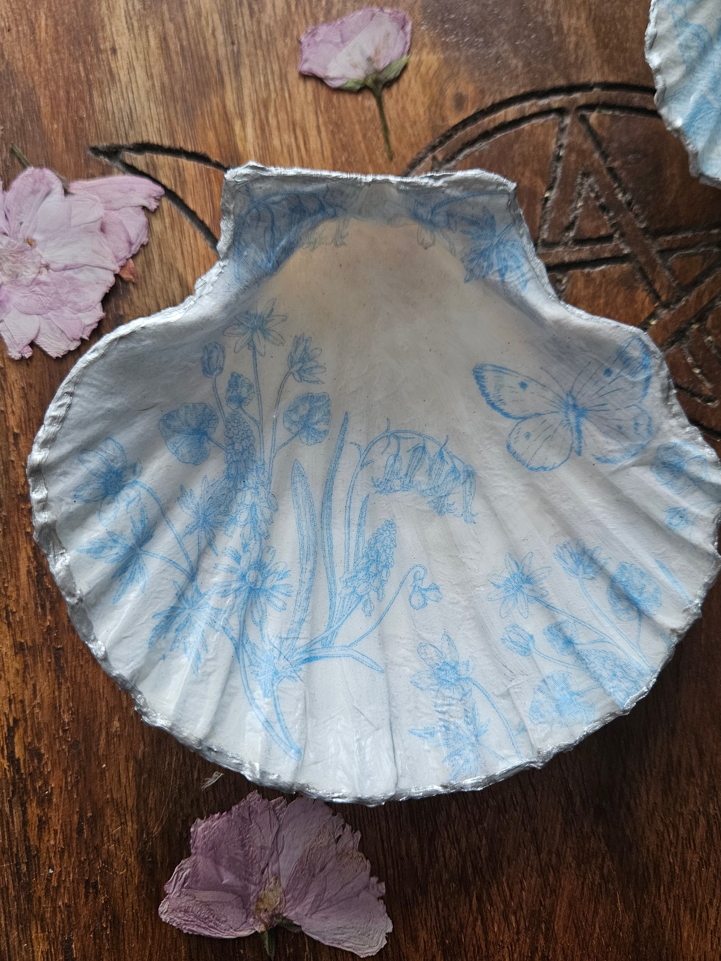 Large Scallop Shells with Decoupage Design - Rabbit or Floral Butterfly