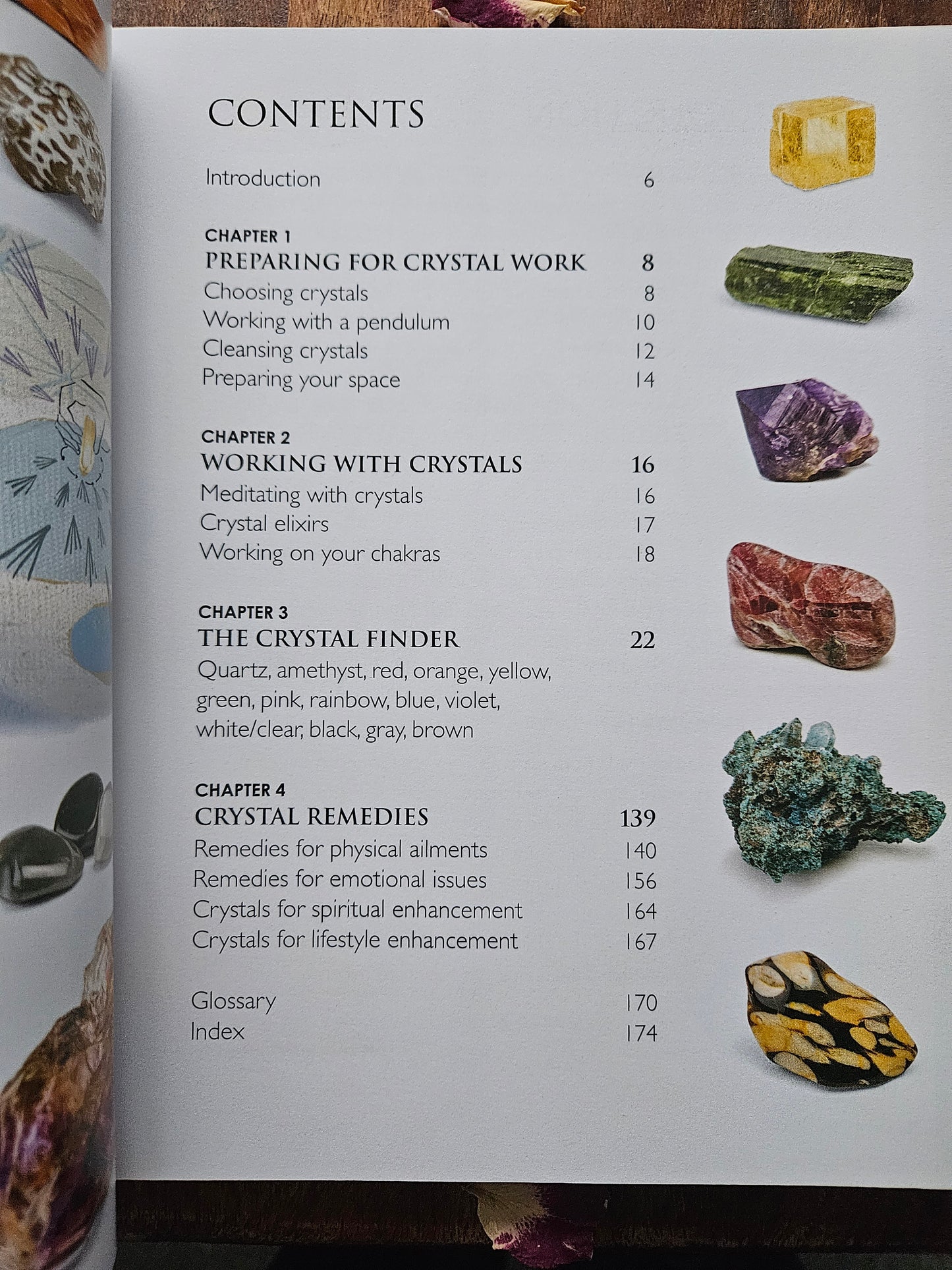 The Modern Guide to Crystal Healing: Includes Over 400 Crystals to Transform Your Life (Paperback) by Philip Permutt