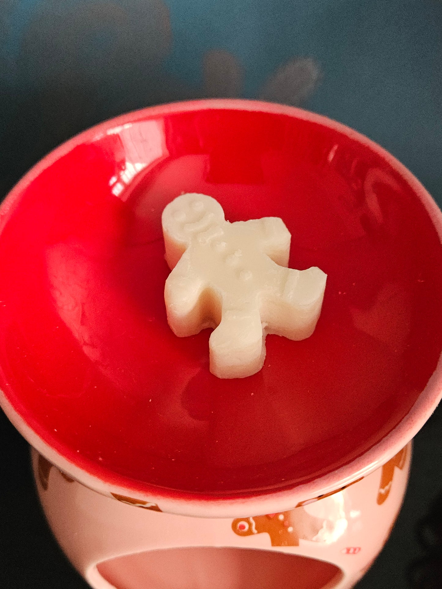 Gingerbread Man Wax Melt Burner includes a ecosoy wax gingerbread man wax melt