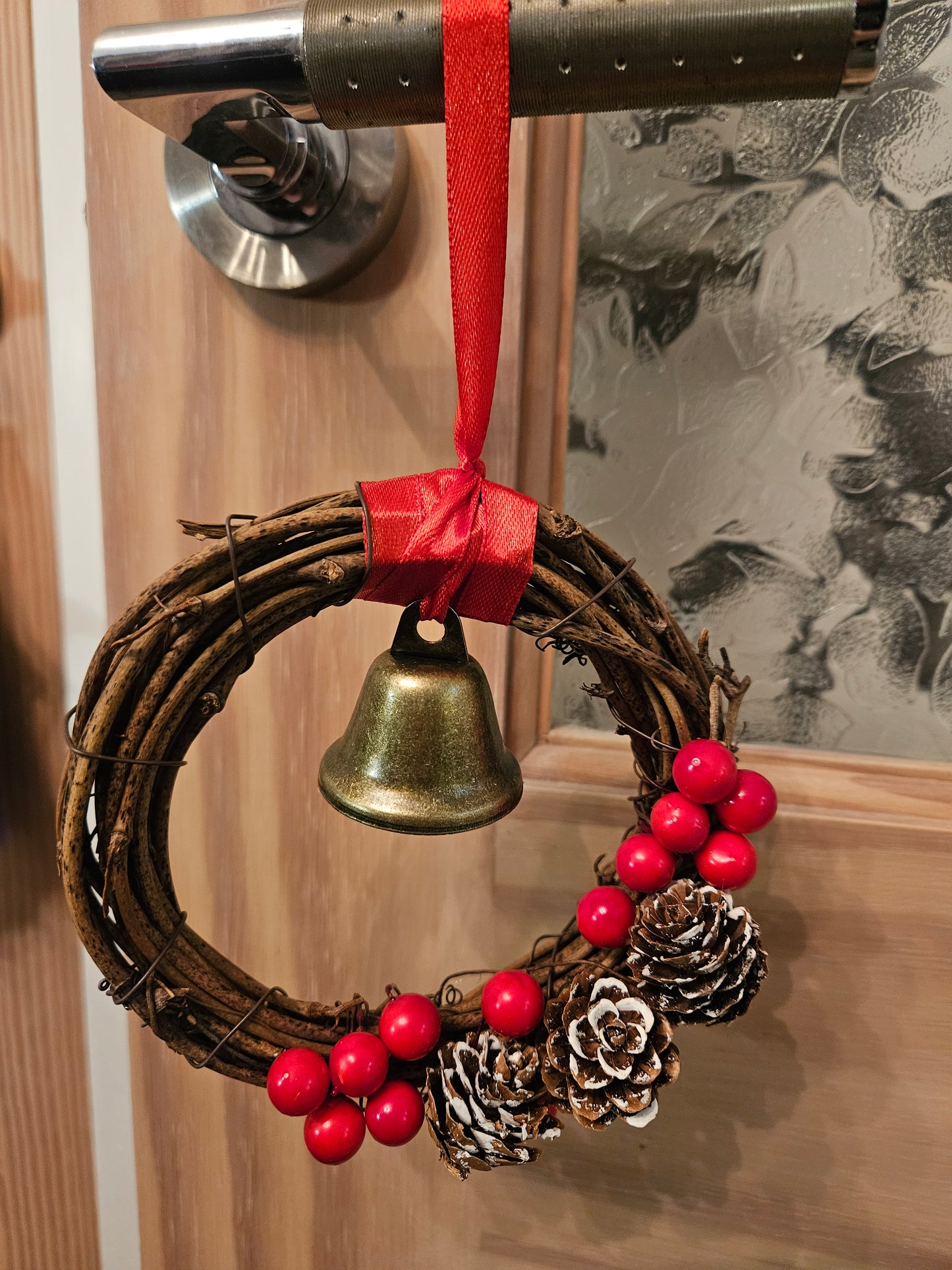 Small Winter Wreath Witch Bell