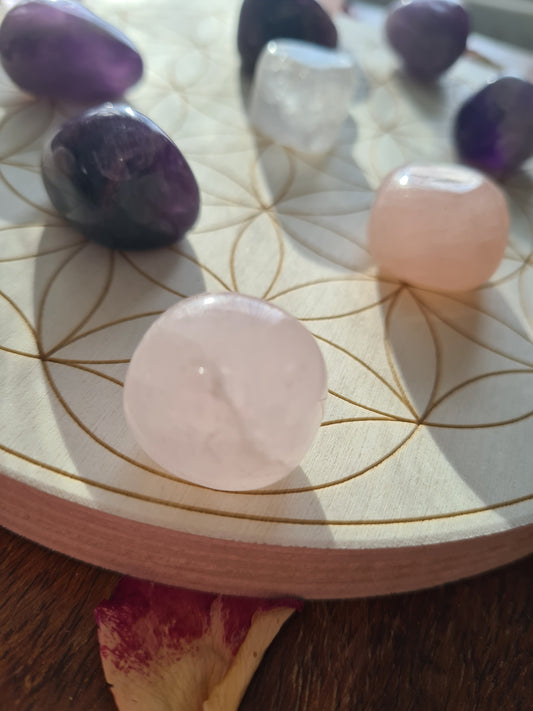 Crystal Grids for either prosperity and abundance or self love, love and friendship