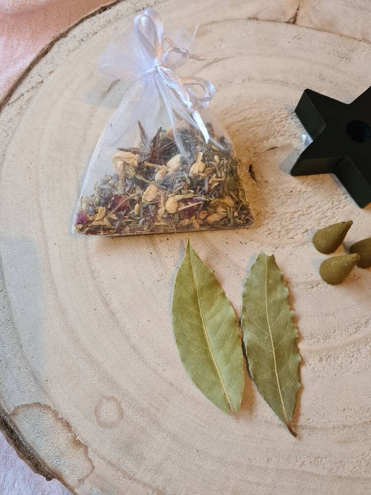 New Moon Kit ~ manifestation ~ divination