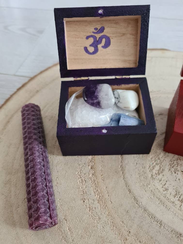 Chakra box ~ Root chakra ~ Crown chakra